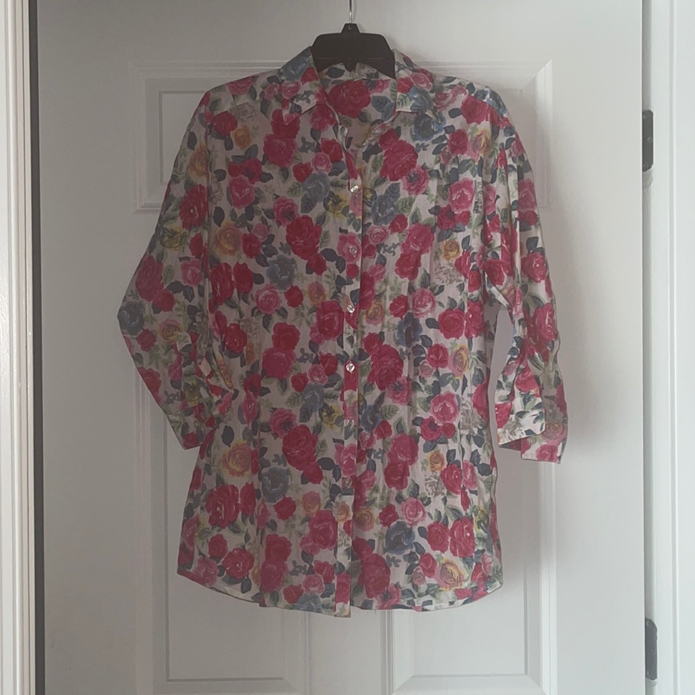 Brand NWOT Floral Print Button Front Blouse